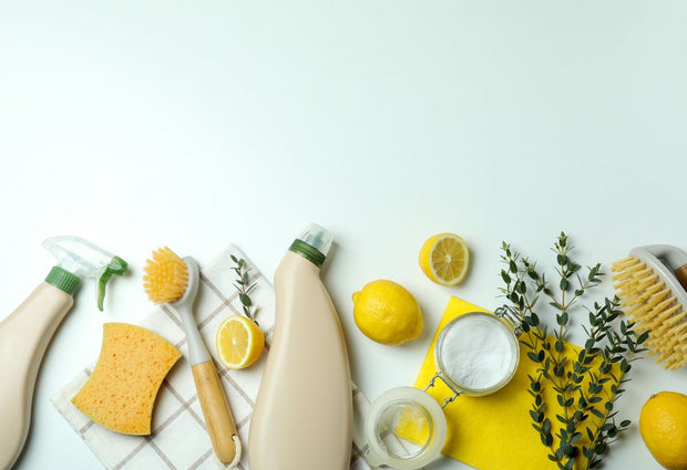 A bútorok tisztítása természetes módszerrel: 7 egyszerű recept tisztítószerek készítéséhez