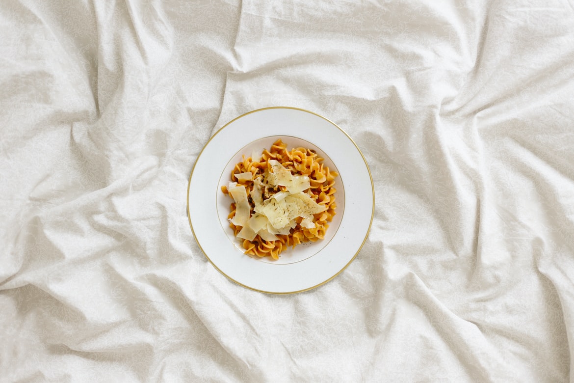 meal in bed.jpg (137 KB)