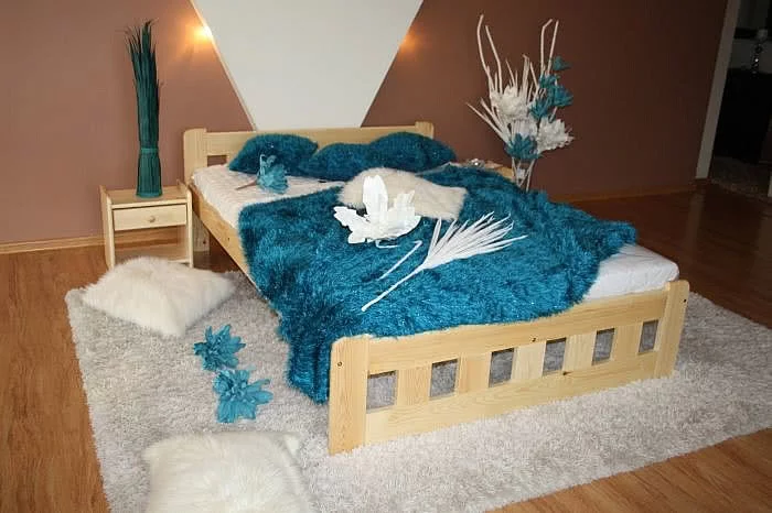 NIKÉ tömörfa ágy + matrac + ágyrács 90x200 cm